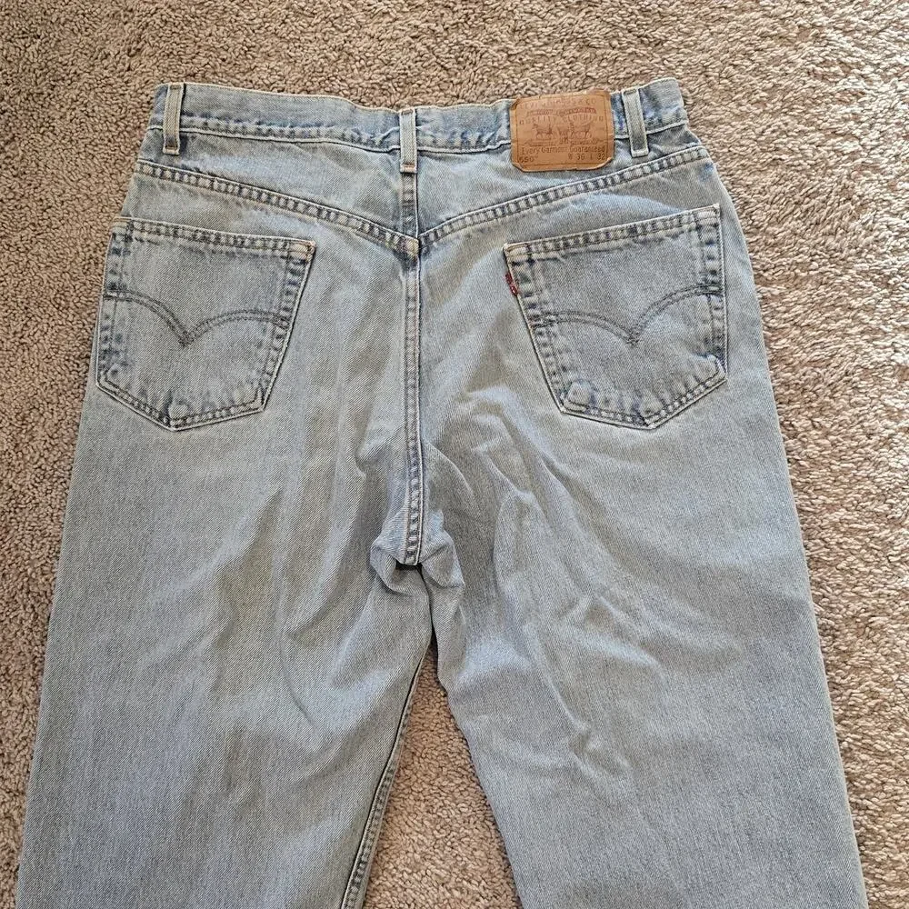 Vintage Levis 550 1999 Jeans Mens 36x32‎ Light Wash Denim Relaxed Tapered